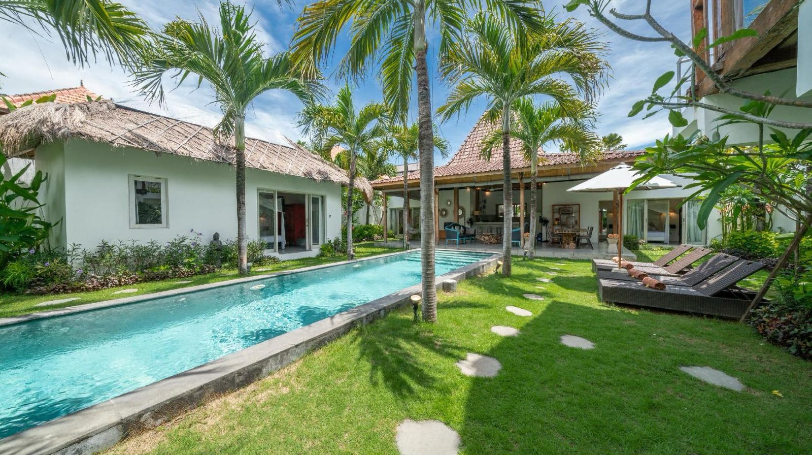 READY NOW 4 BEDROOM VILLA FOR SALE LEASEHOLD IN SEMINYAK BE-2115 